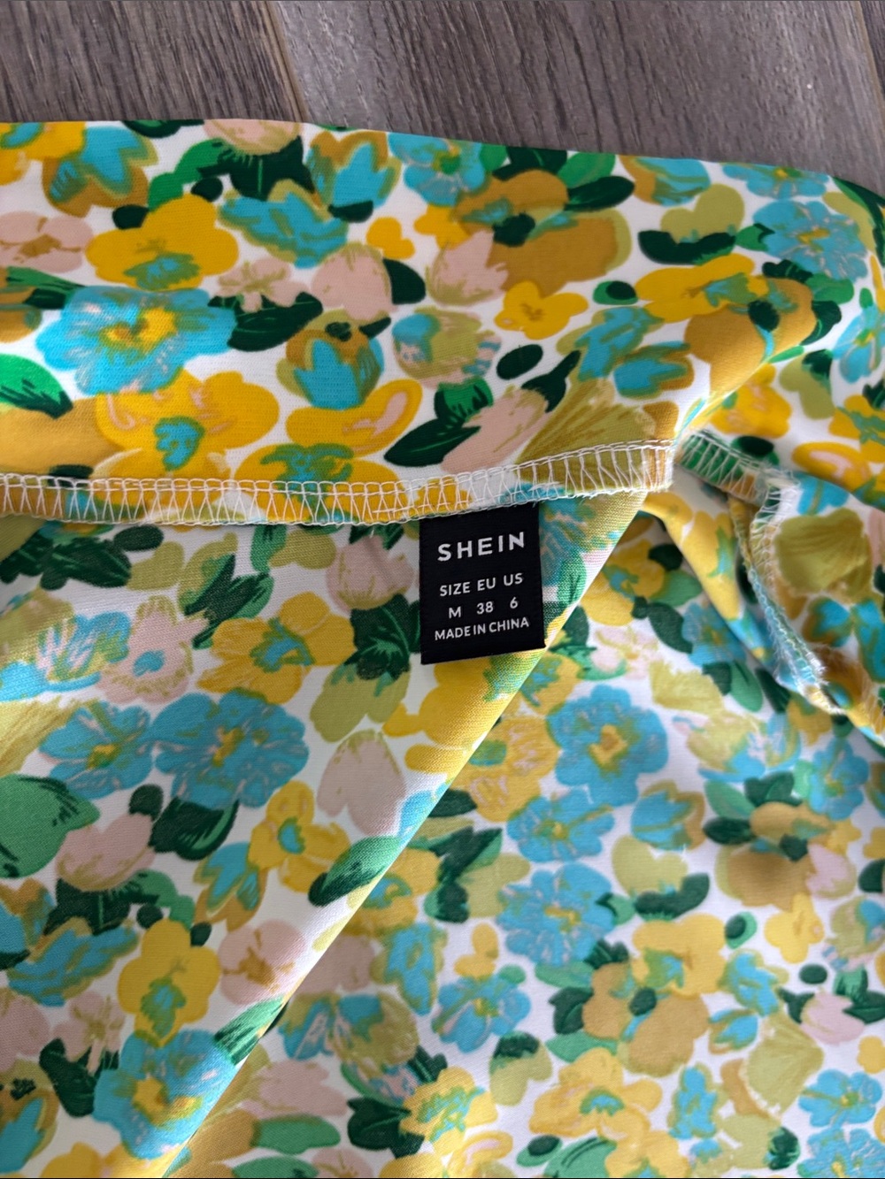 SHEIN Yellow Green Floral Button-Down Shirt - Picture 6 of 8